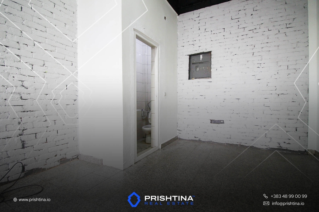 Commercial space for rent 30m² in Ulpiana (3)