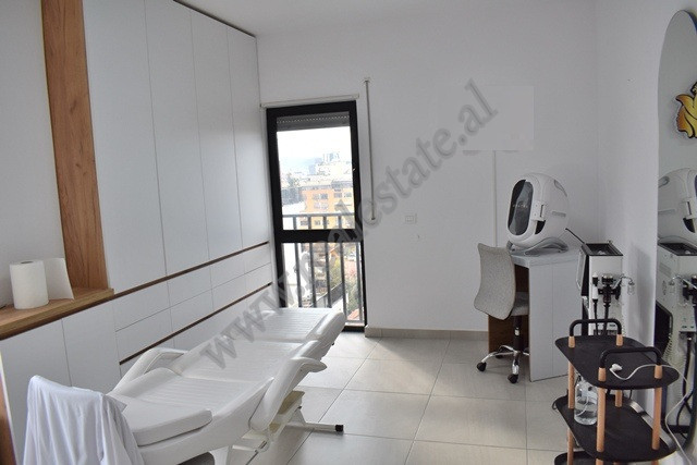 Apartament me tre dhoma gjumi për shitje në zonën selvia në Tiranë, shqipëri (6)