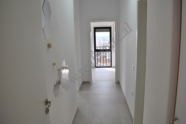 Apartament me tre dhoma gjumi për shitje në zonën selvia në Tiranë, shqipëri (7)