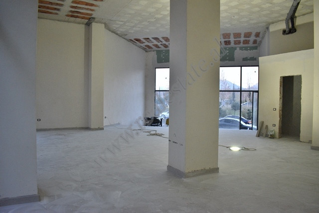 Store for rent in dry lake area in Tirana, albania (2)