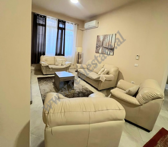 Apartament me dy dhoma gjumi për qira në zonën fresku në Tiranë, shqipëri (2)
