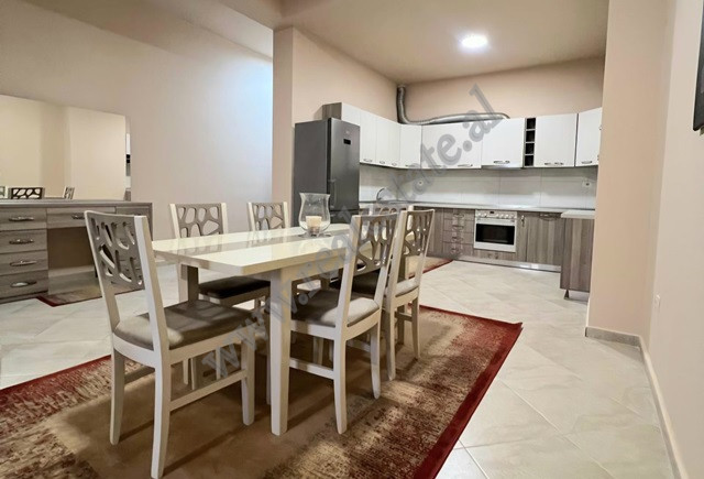 Apartament me dy dhoma gjumi për qira në zonën fresku në Tiranë, shqipëri (7)
