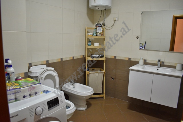 Appartement une chambre à louer près du centre de Tirana, albanie