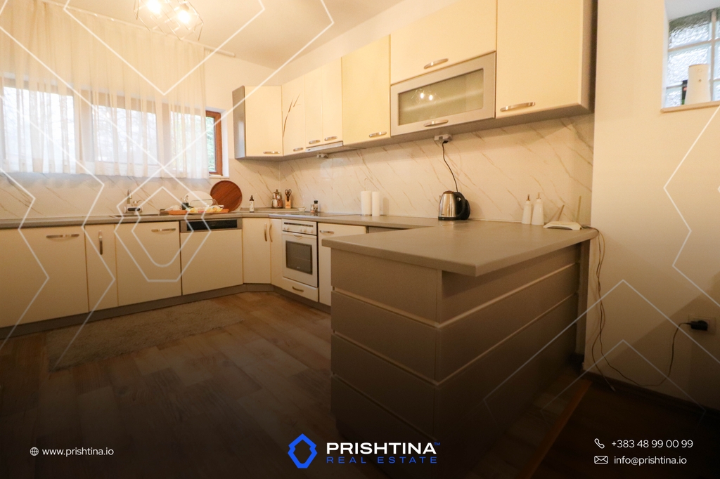 Villa in vendita 220m² a brezovicë