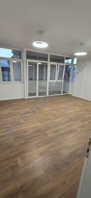 Zwei-zimmer-wohnung zum verkauf in der haxhi hysen dalliu straße in Tirana, albanien (2)