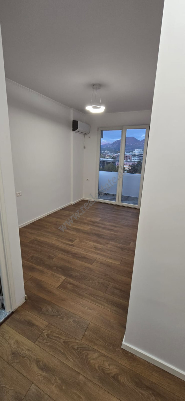 Zwei-zimmer-wohnung zum verkauf in der haxhi hysen dalliu straße in Tirana, albanien (4)