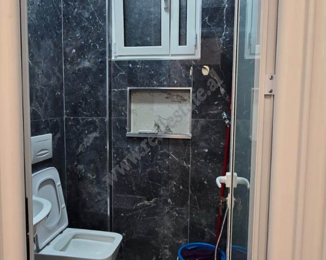 Zwei-zimmer-wohnung zum verkauf in der haxhi hysen dalliu straße in Tirana, albanien (6)