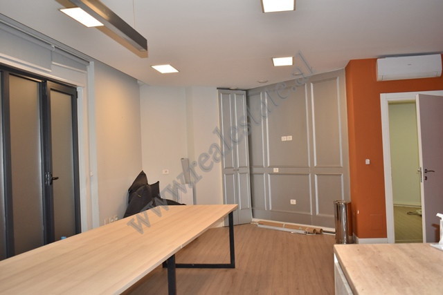 Zyre për qira në bulevardin zogu i në Tiranë, shqipëri (4)