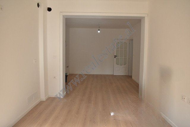 Appartement une chambre à vendre dans la rue margarita tutulani, à Tirana, albanie