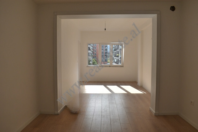 Appartement une chambre à vendre dans la rue margarita tutulani, à Tirana, albanie