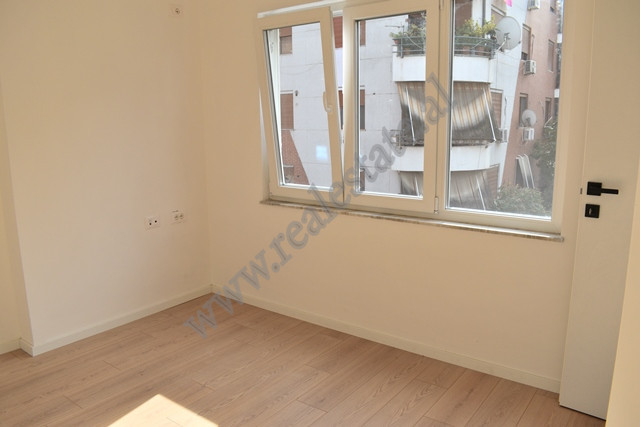 Appartement une chambre à vendre dans la rue margarita tutulani, à Tirana, albanie