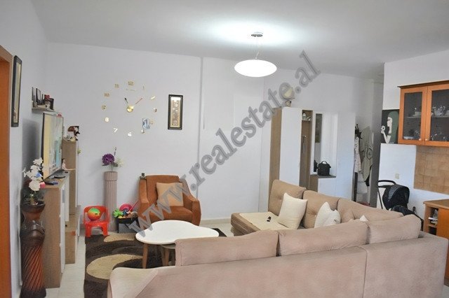 Apartament me dy dhoma gjumi për shitje në zonën don bosko në Tiranë, shqipëri (3)