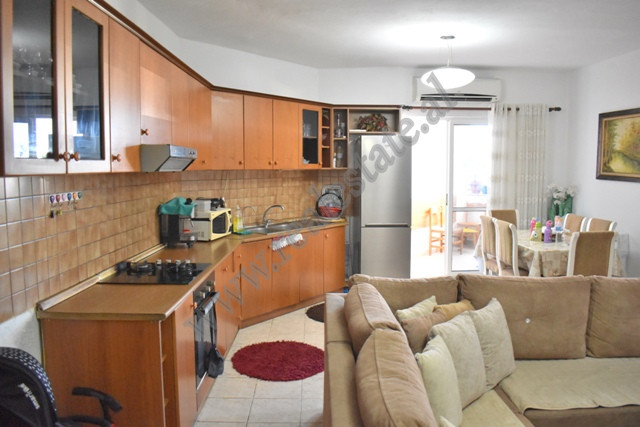 Apartament me dy dhoma gjumi për shitje në zonën don bosko në Tiranë, shqipëri (4)