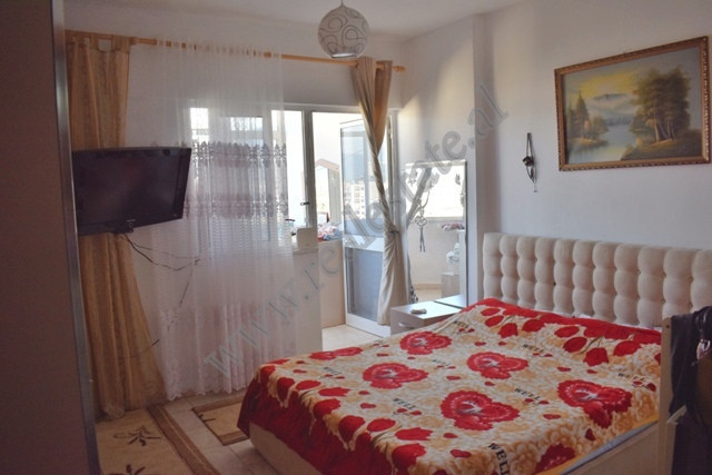 Apartament me dy dhoma gjumi për shitje në zonën don bosko në Tiranë, shqipëri (8)