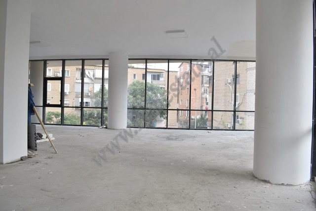 Espaço comercial à venda na rua mine peza em Tirana, albânia