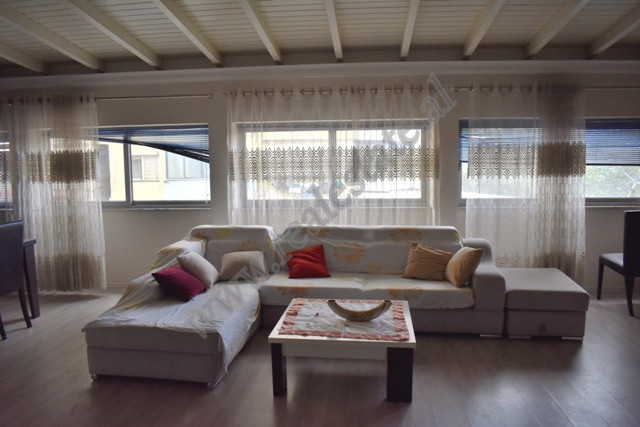 Apartament me dy dhoma gjumi për shitje në bulevardin bajram curri në Tiranë, shqipëri