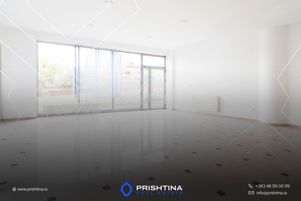 Locale commerciale in affitto 70m² in via b