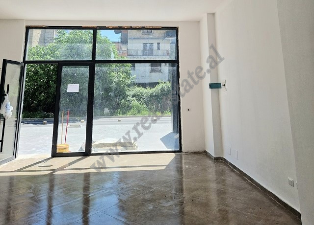Negozio in vendita vicino a zogu i bulevard a Tirana, albania