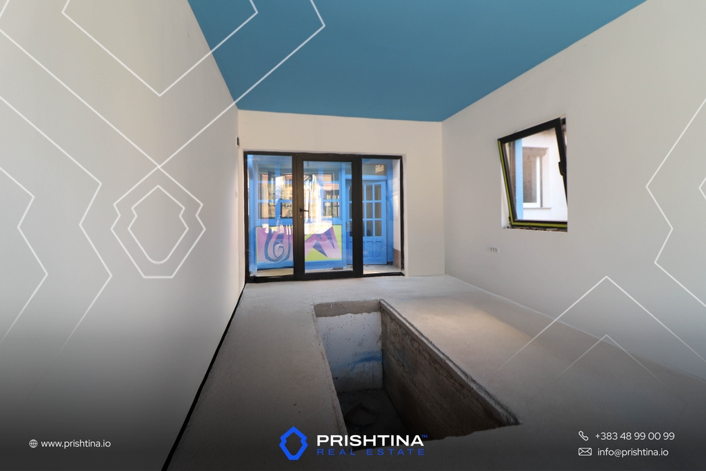 Commercial space for rent 28m² in Pejton