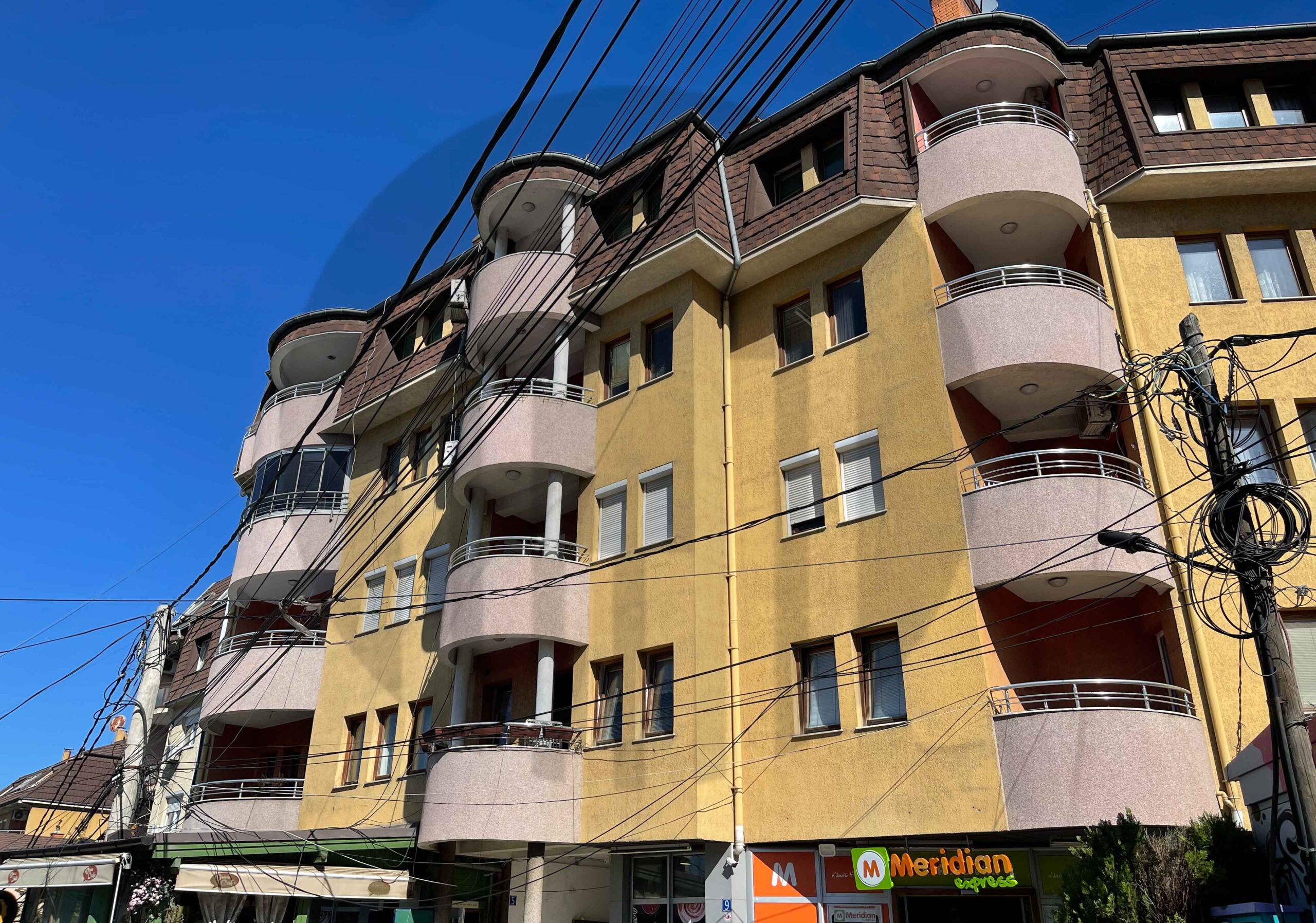 Zyre me 2 dhoma pune me qira në lagjen Aktash