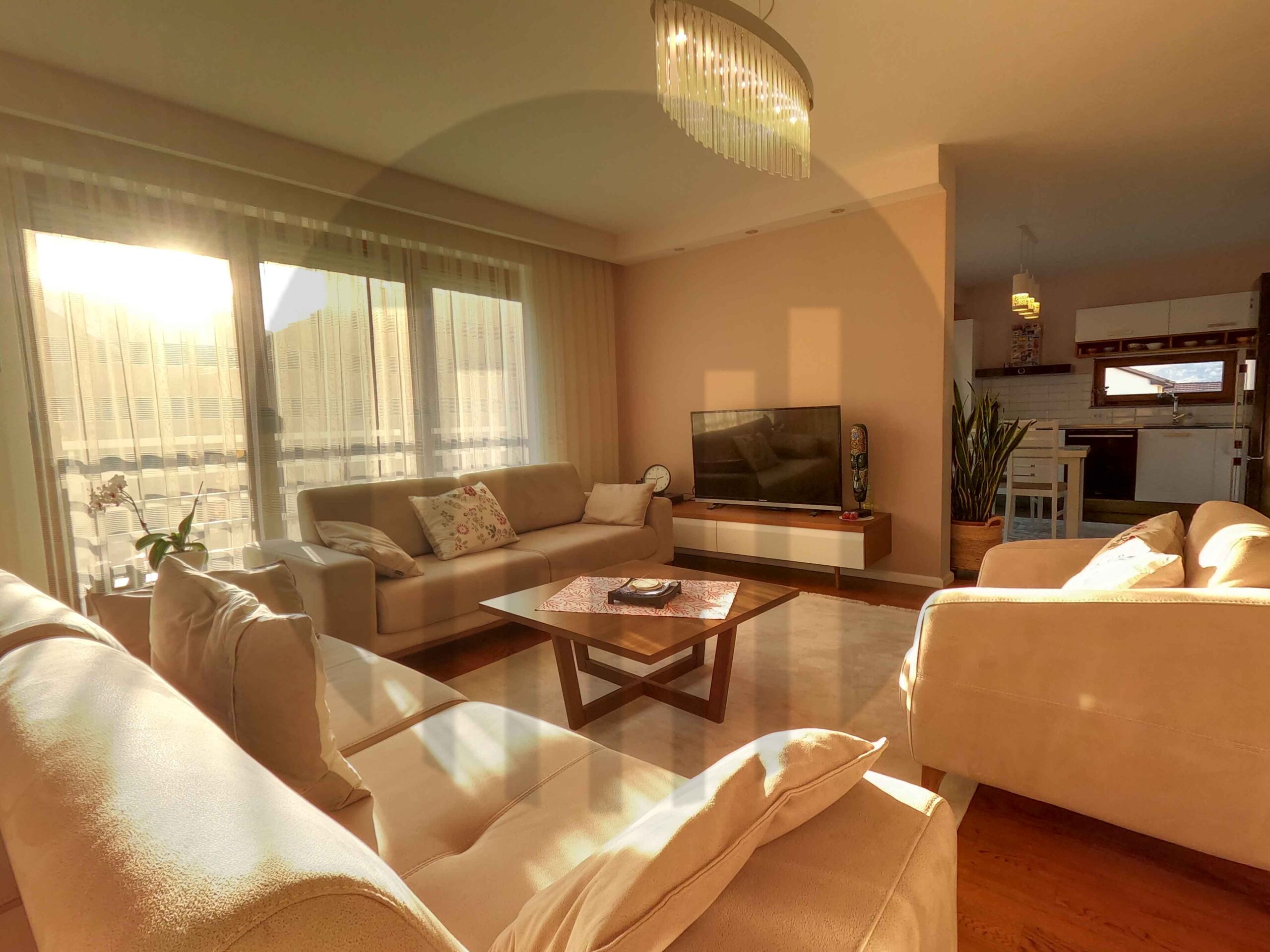Shtëpi 420m² me qira në sofali