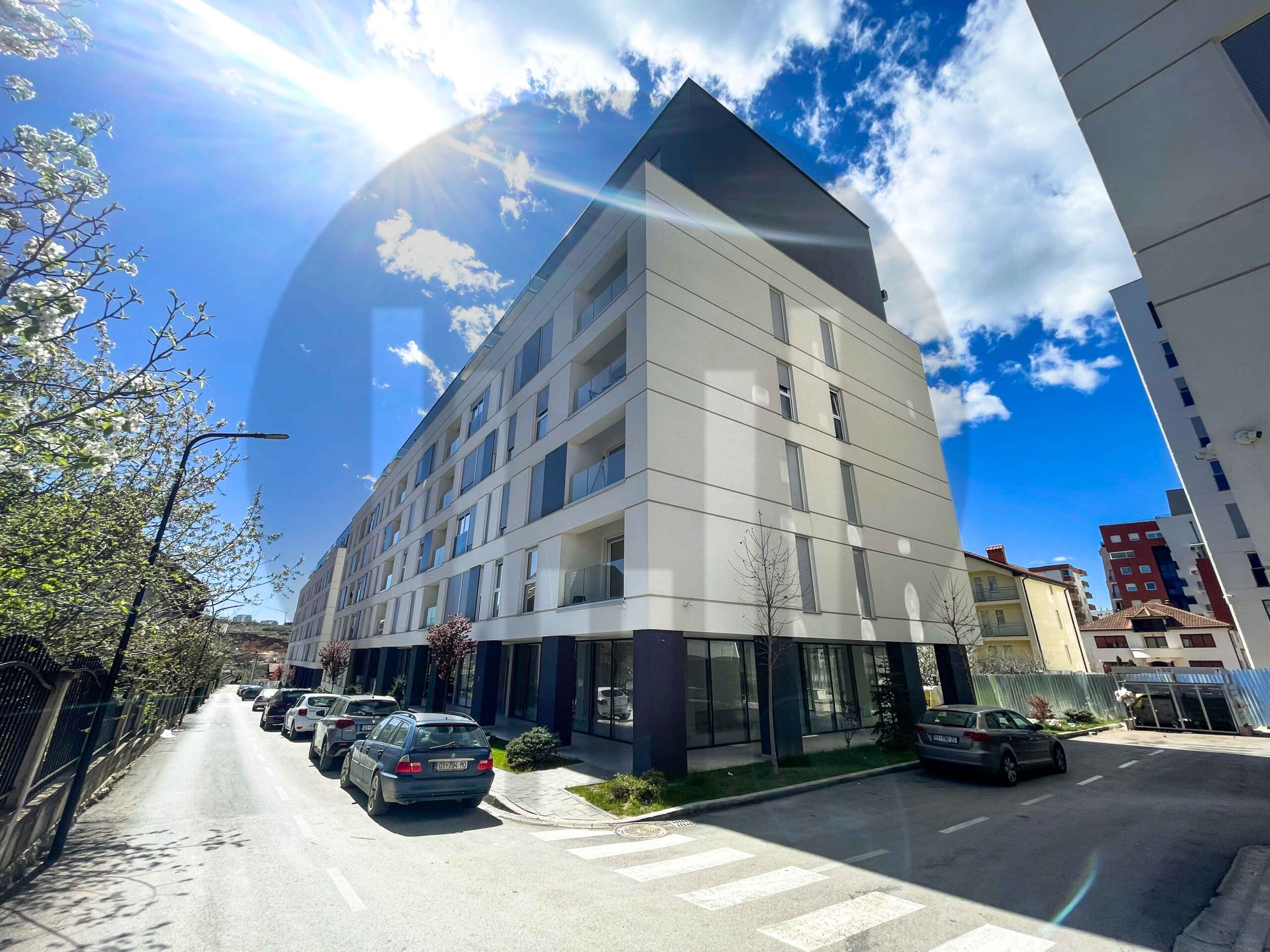 Ufficio con 2 stanze di lavoro in affitto a Mati 1 – Art construction