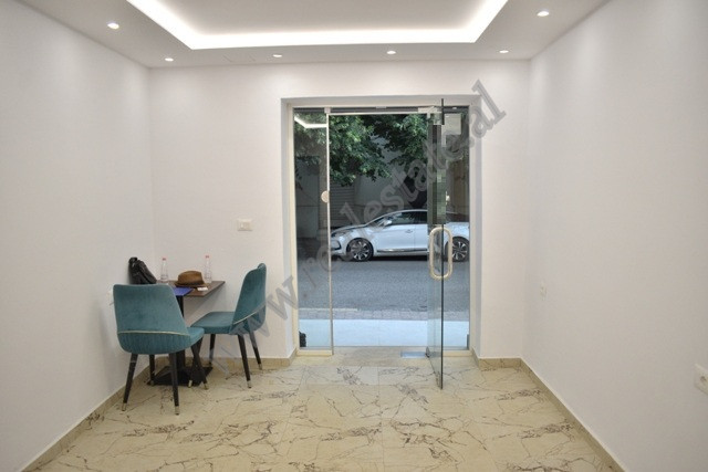 Negozio in vendita vicino a via kavaja a Tirana, albania (4)