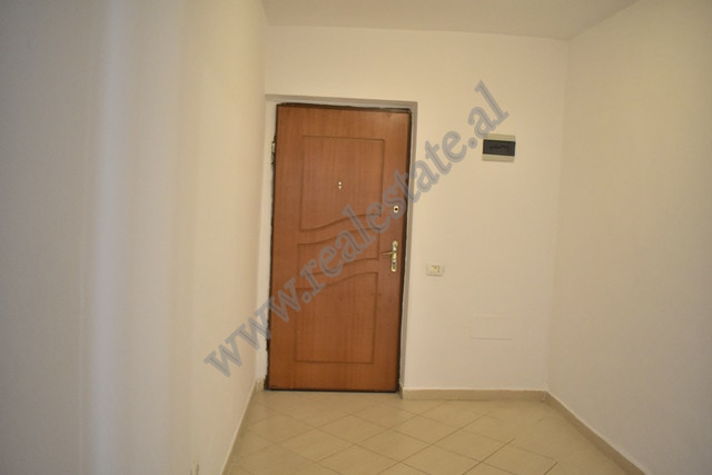 Einzimmerwohnung zum verkauf in der nähe der dibra-straße, in Tirana, albanien (8)