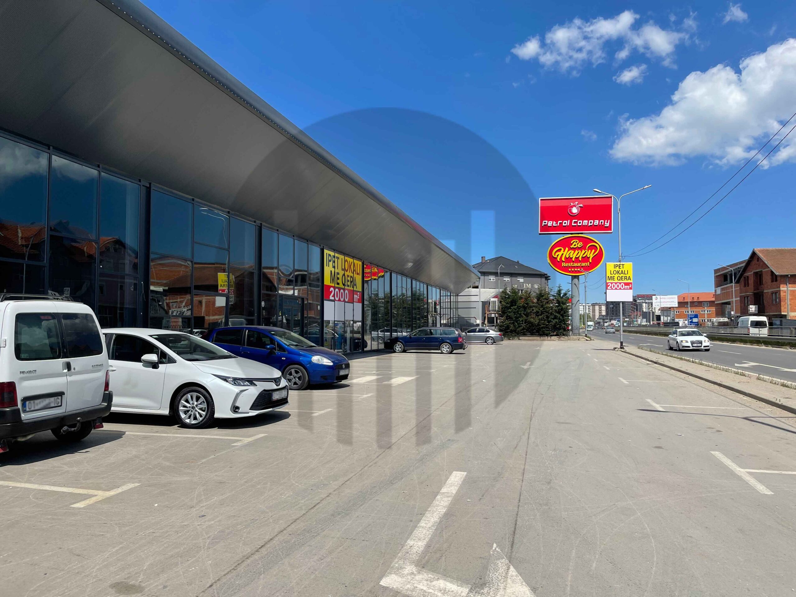 Objeto afarist de 2000 metros quadrados para alugar em Fushë Kosovë – Bresje