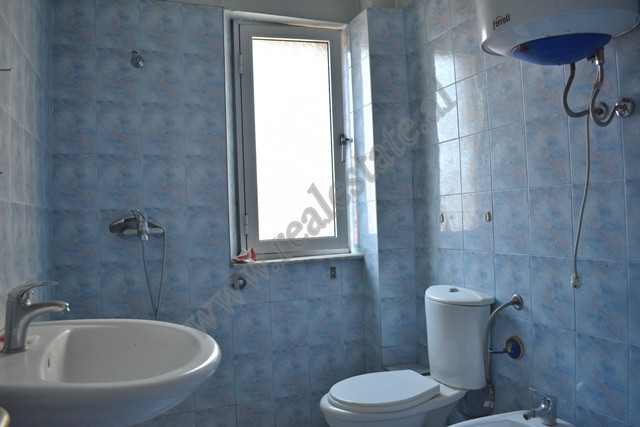 Ein-zimmer-wohnung zum verkauf in der nähe der fortuzi-straße in Tirana, albanien (6)