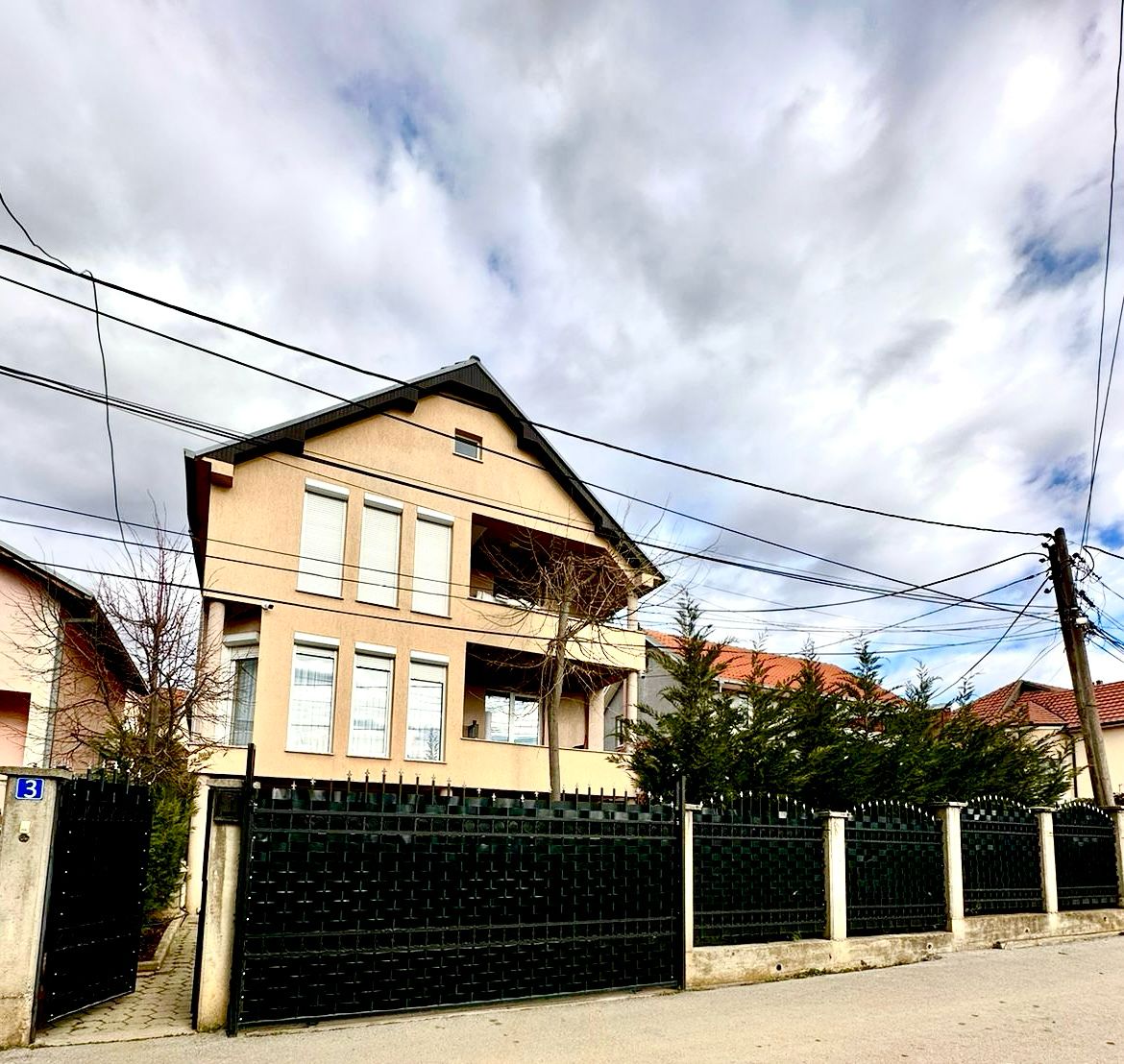Casa in vendita nel quartiere Mati 1 (2)