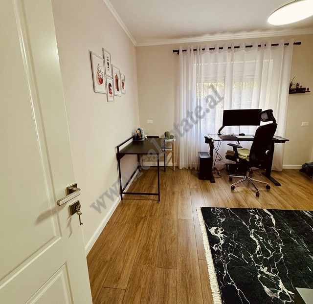 Apartamento de dois quartos à venda na área de Ali Demi em Tirana, albânia (6)