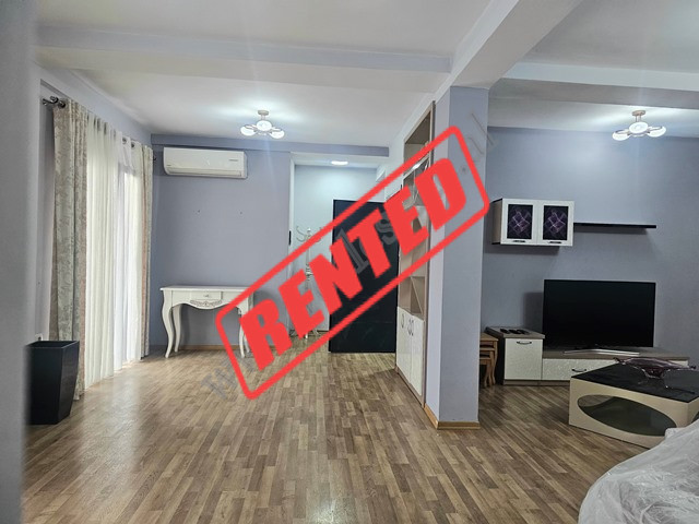 Villa de trois étages à louer près de la rue jordan misja à Tirana, albanie