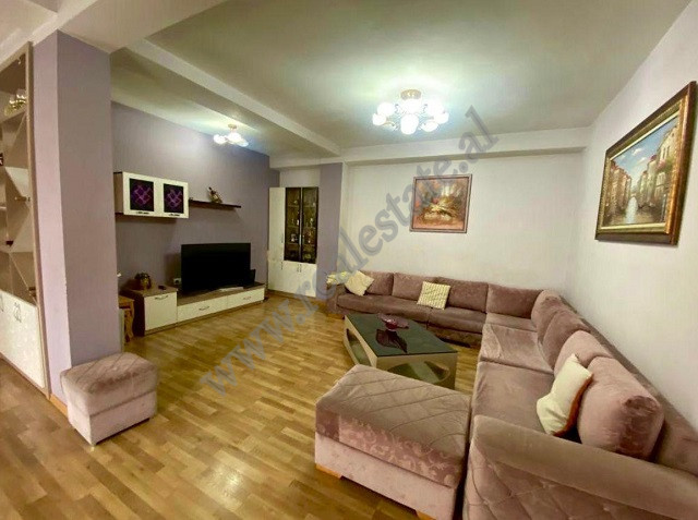 Villa de trois étages à louer près de la rue jordan misja à Tirana, albanie (3)