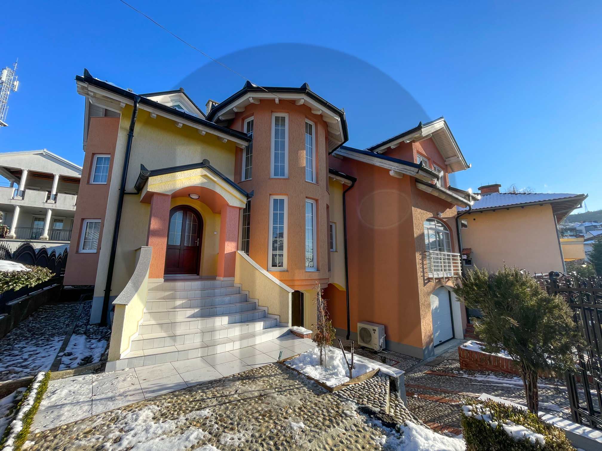 Haus 667 quadratmeter zum verkauf im stadtteil sofali