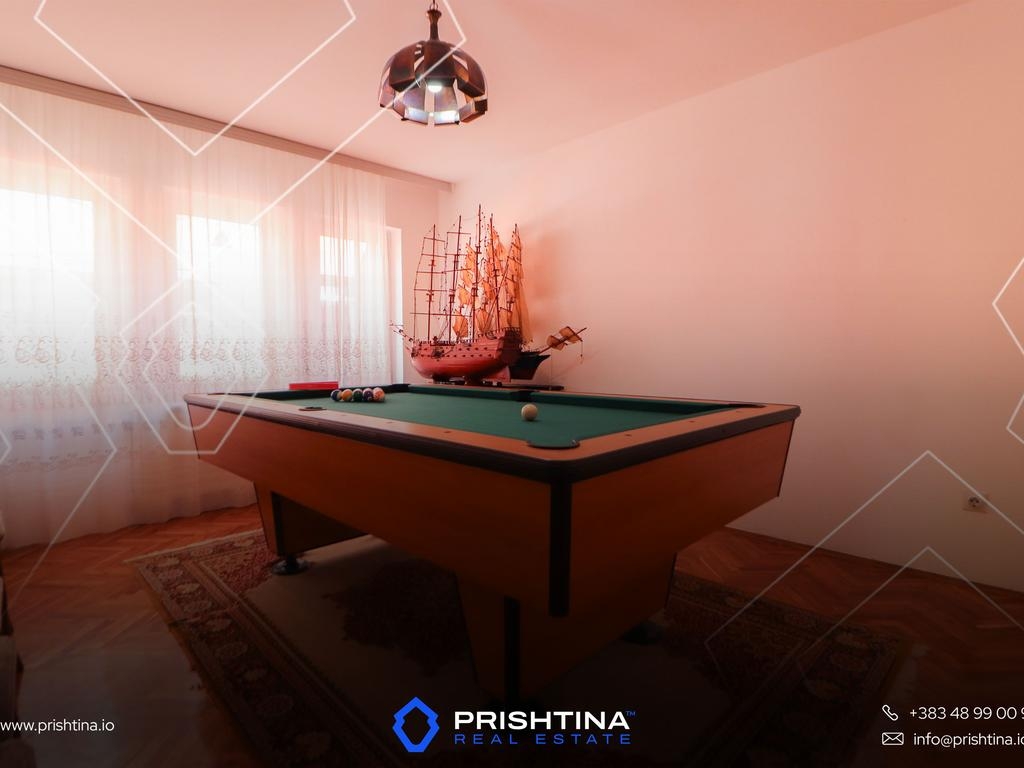 Shtëpi me qira 220m² në sofali