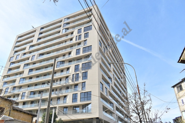Apartamento de dois quartos à venda na rua mine peza em Tirana, albânia (2)