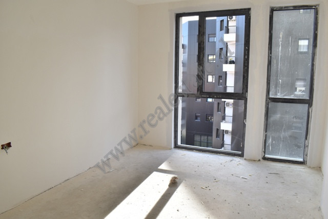 Apartamento de dois quartos à venda na rua mine peza em Tirana, albânia (3)