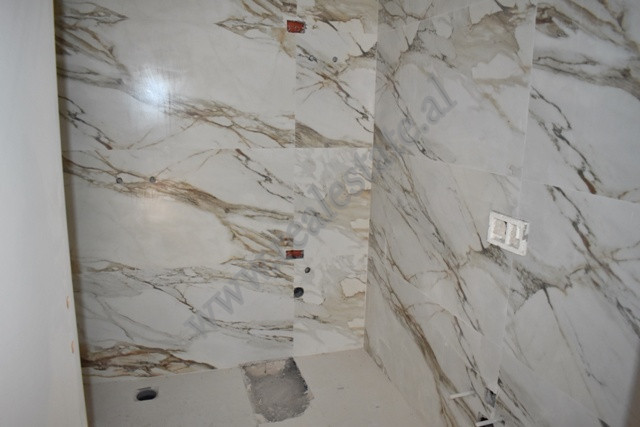 Apartamento de dois quartos à venda na rua mine peza em Tirana, albânia (7)