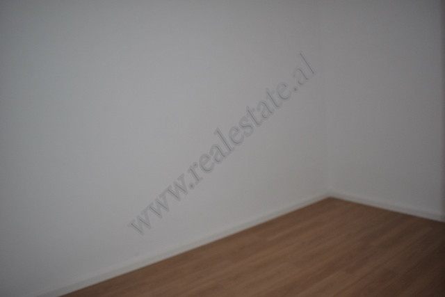 Apartament me dy dhoma gjumi për shitje në rrugën dritan hoxha në Tiranë, shqipëri (7)
