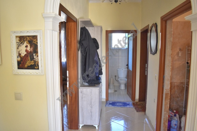 Dreistöckige villa zum verkauf im Yzberisht-viertel in Tirana, albanien (6)