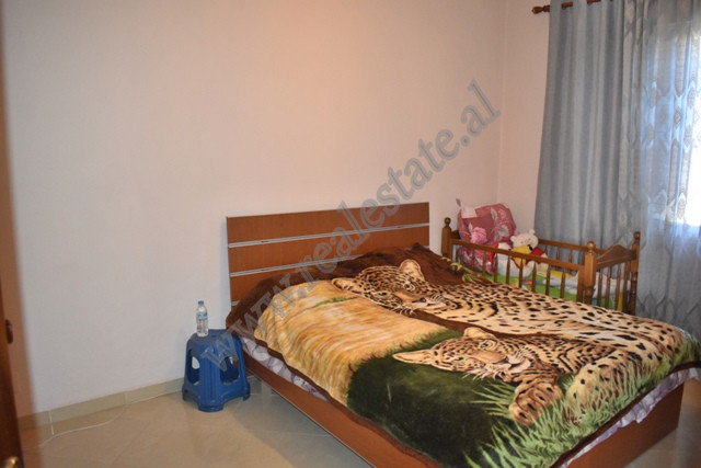 Dreistöckige villa zum verkauf im Yzberisht-viertel in Tirana, albanien (7)