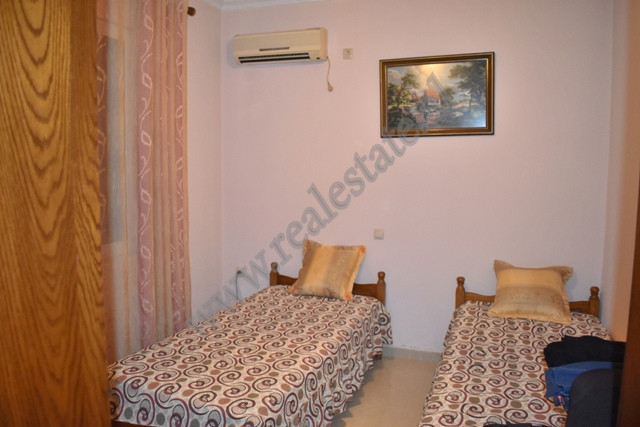 Dreistöckige villa zum verkauf im Yzberisht-viertel in Tirana, albanien (8)