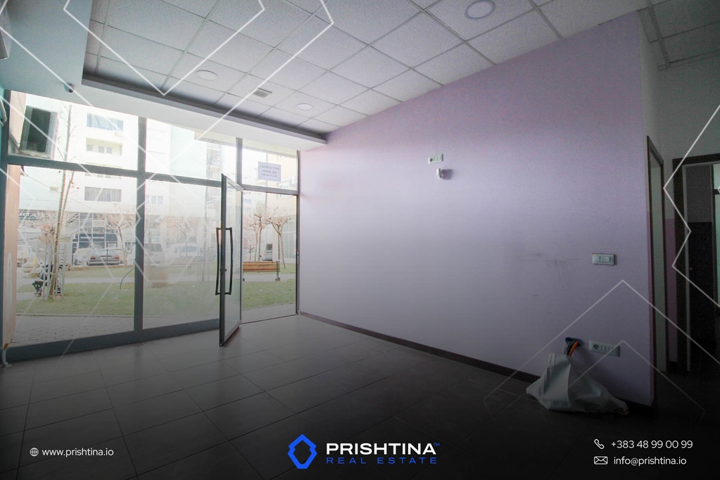 Lokal me qira 150m² në Fushë Kosovë