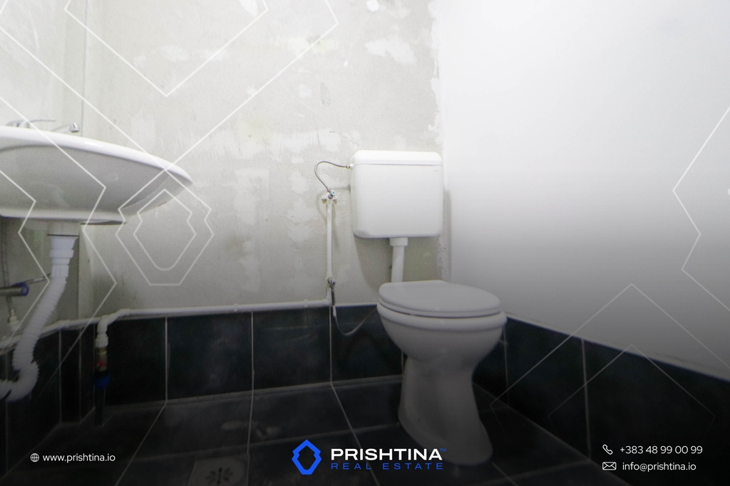 Property for rent 350 square meters in Obiliq (5)