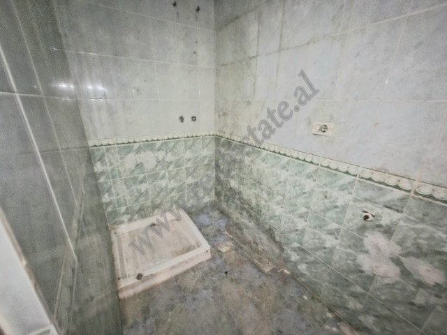 Espace commercial à vendre près de la rue myslym shyri à Tirana, albanie