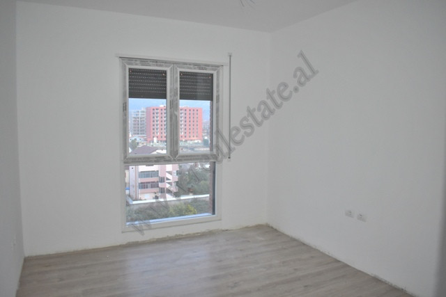 Zwei-zimmer-wohnung zum verkauf im kamez-gebiet, albanien (4)