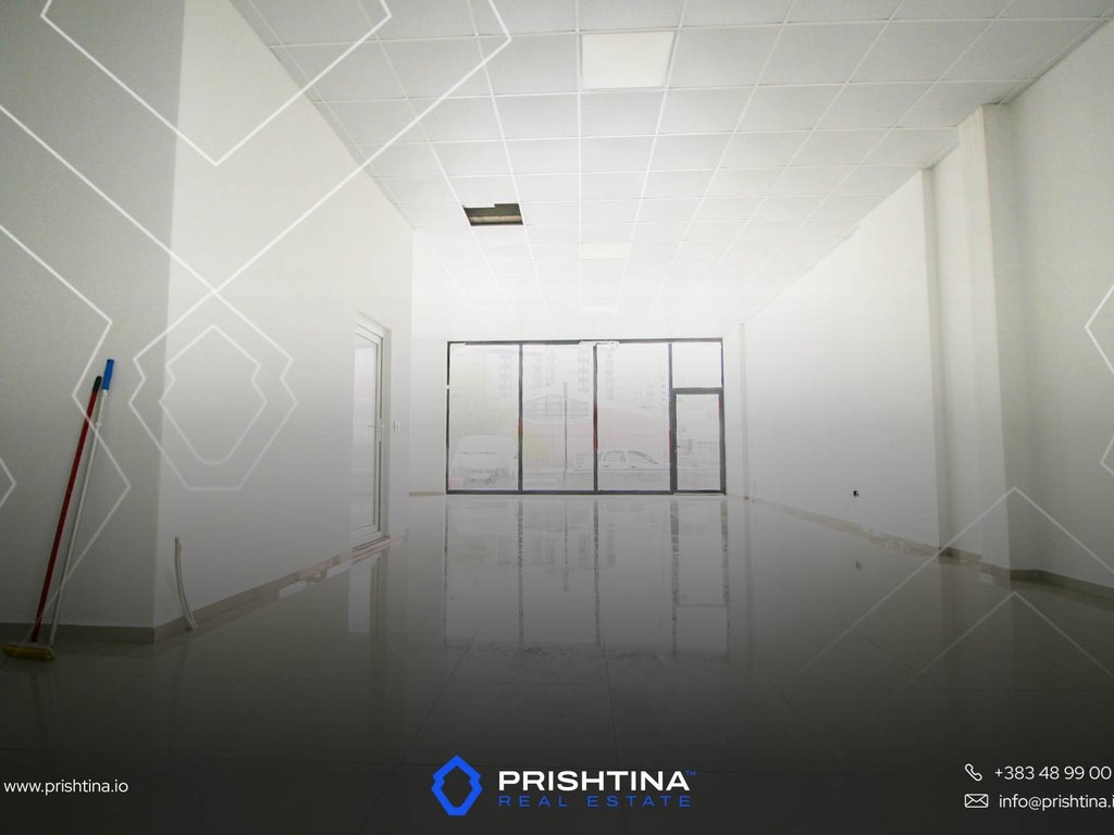Espaço comercial à venda 212m² em Fushë Kosovë