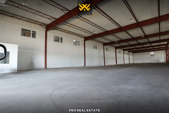 Armazém de 1800m² para alugar em Çagllavicë.