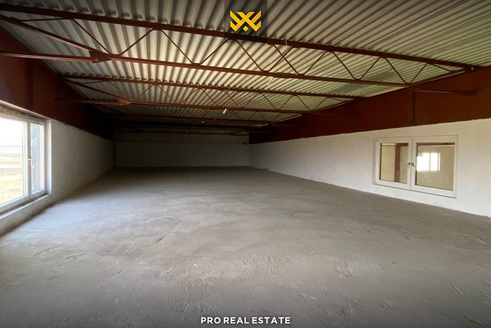 Armazém de 1800m² para alugar em Çagllavicë. (7)